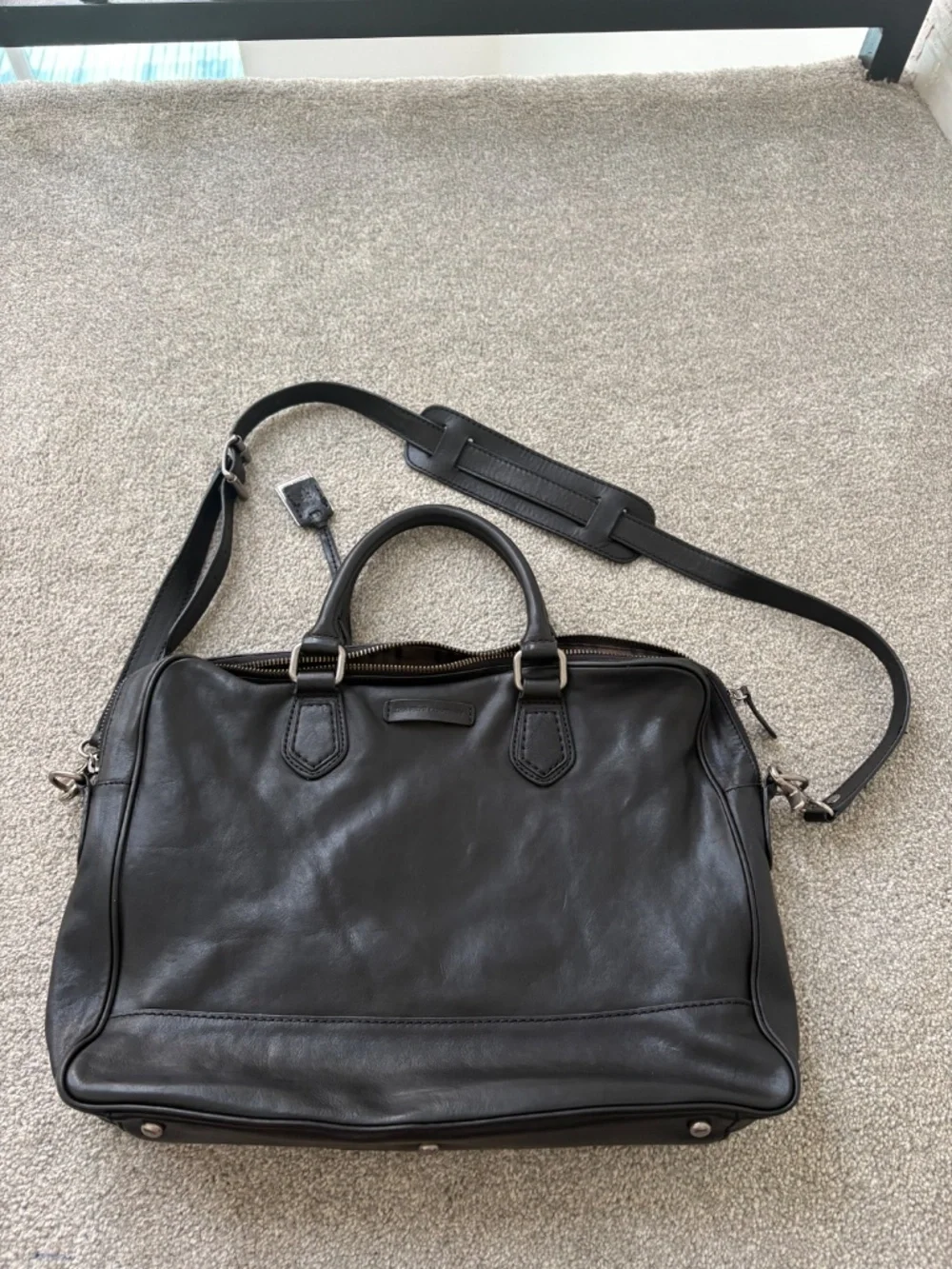 Frye Italian Leather briefcase - Pristine Condition - Black